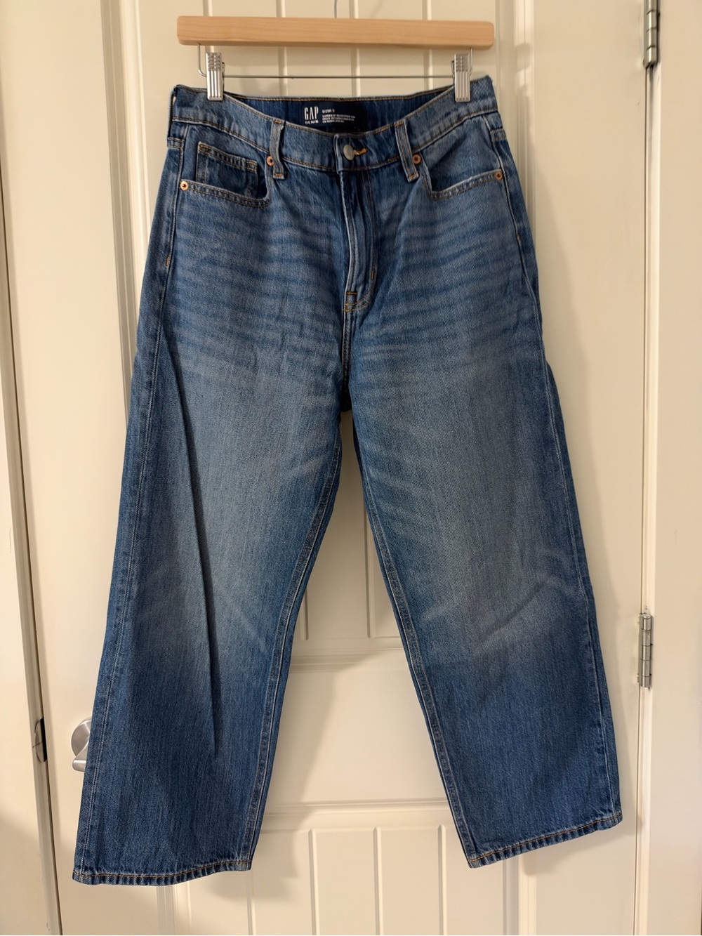 GAP Relaxed Straight Jeans in Blue Wash